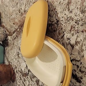 Tupperware 3 piece steamer Vintage Gold with Bonus Bowls